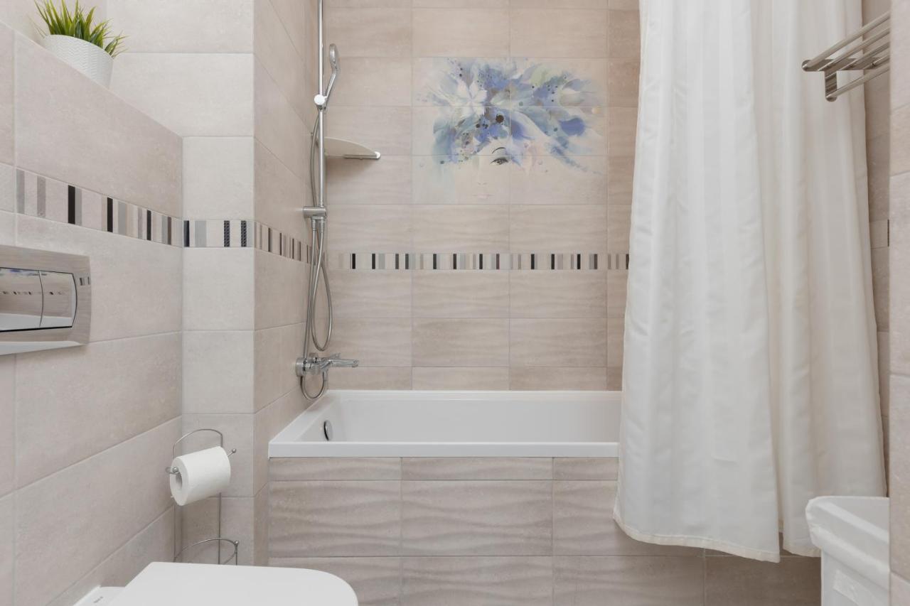 Goclaw & 2 Bedrooms & Parking & Balcony By Renters Apartment Warschau