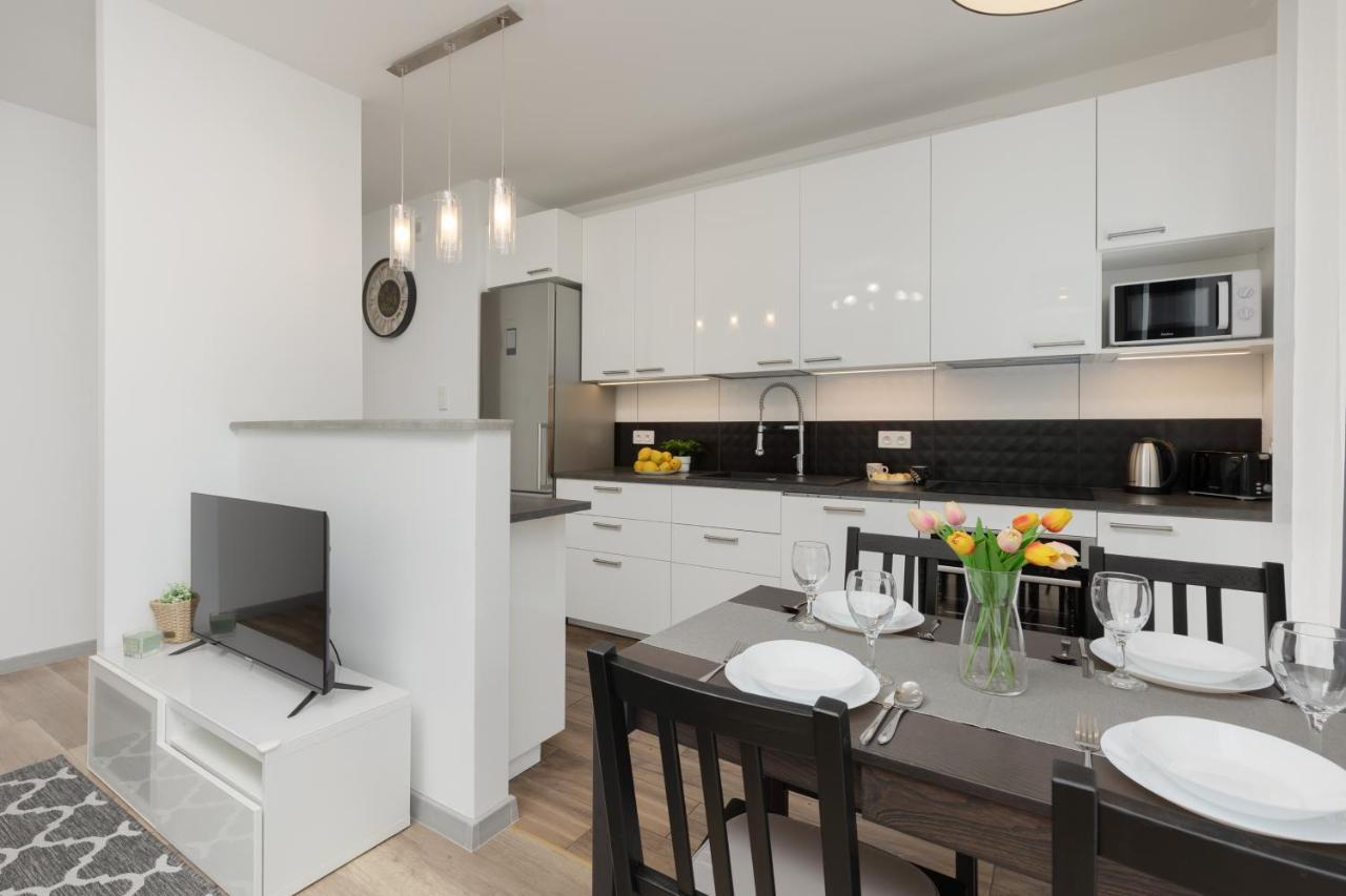 Goclaw & 2 Bedrooms & Parking & Balcony By Renters Warszawa