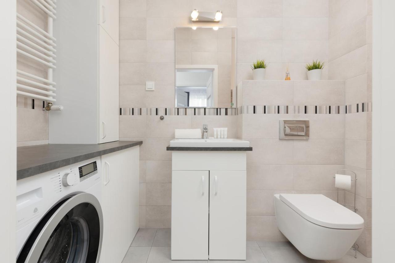 Goclaw & 2 Bedrooms & Parking & Balcony By Renters Warszawa